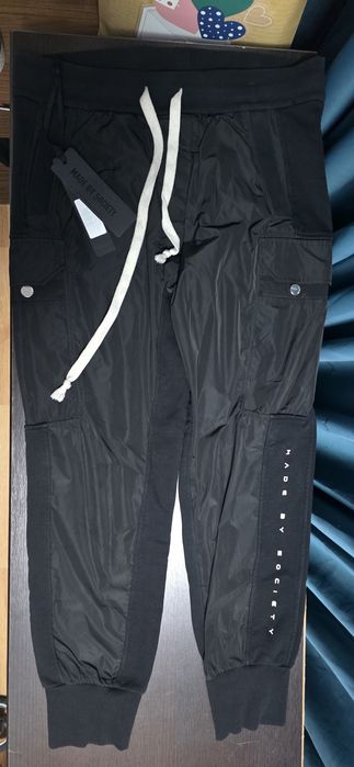 Pantaloni MadeBySociety