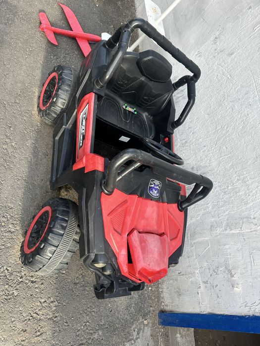 Продам машину на аккумуляторе