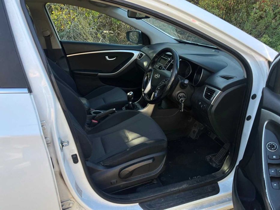 На части Hyundai I30 1.6 CRDi 2016