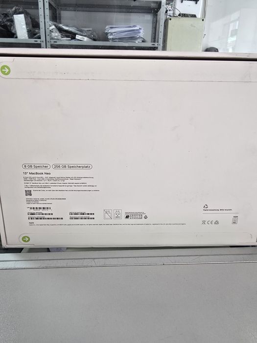 Apple MacBook Neo, Нов