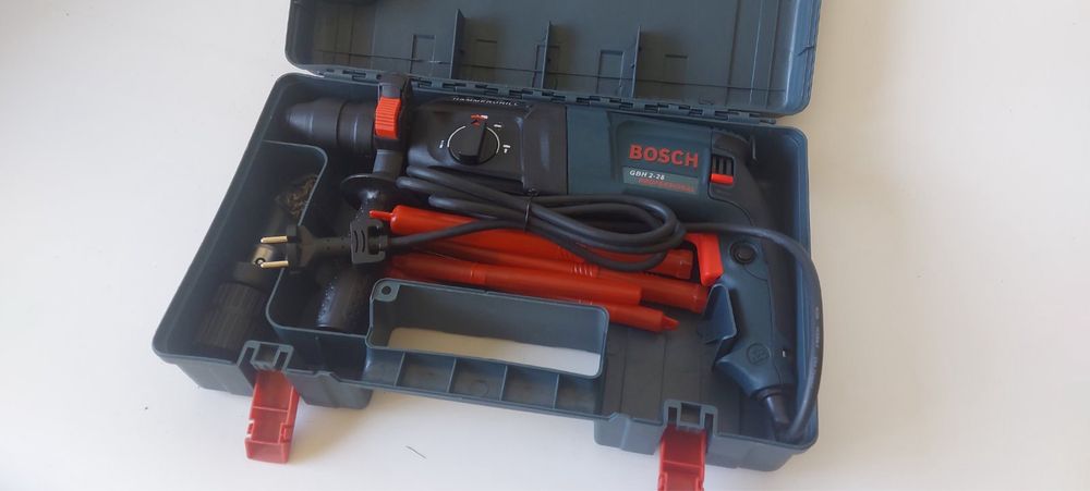 Bosch Перфоратор / Къртач бош GBH 2-28