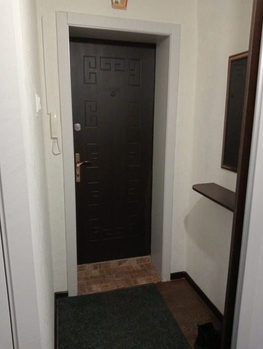 Продается 2-х комнатная в 20 мкр