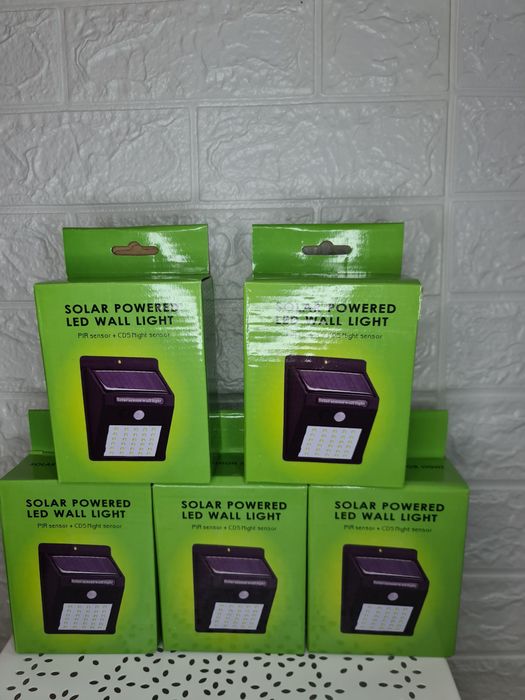 100lei Livrare GRATUITA set 4 lămpi solare perete/gard