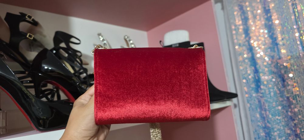 Poseta valentino eleganta
