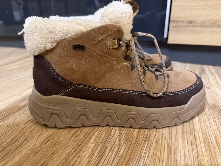 Ugg terretrail cozy lace up
