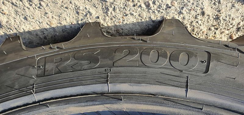 340/85R38 radiale echivalent 13.6R38 pentru u650 de spate Radial OZKA