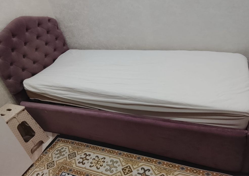 Шкаф и кровать для детской