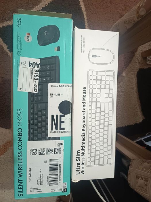 Vând tastatura  cu bocanci