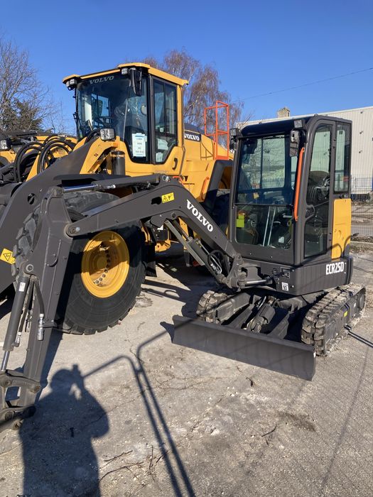 Багер мини верижен