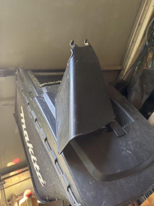 Masina de tins iarba makita PLM4628N cu tractiune urgent