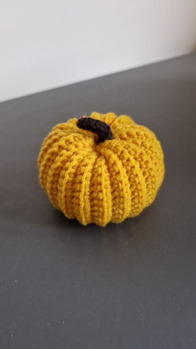 Декоративни тикви.Плетени на една игла!
