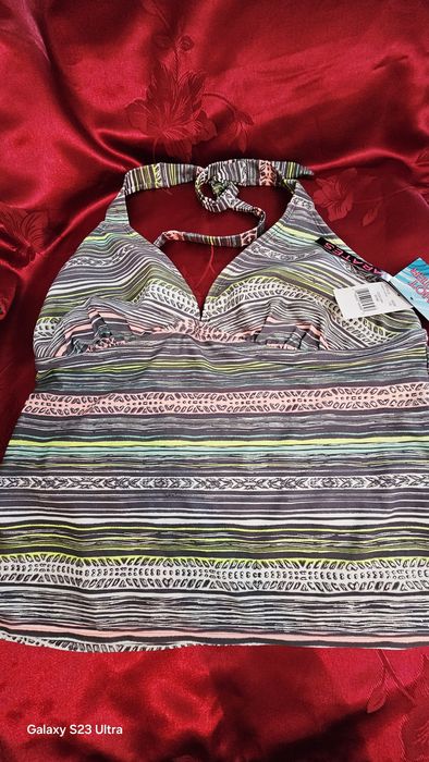 Купальники, верх купальника и низ купальников новые с бирками