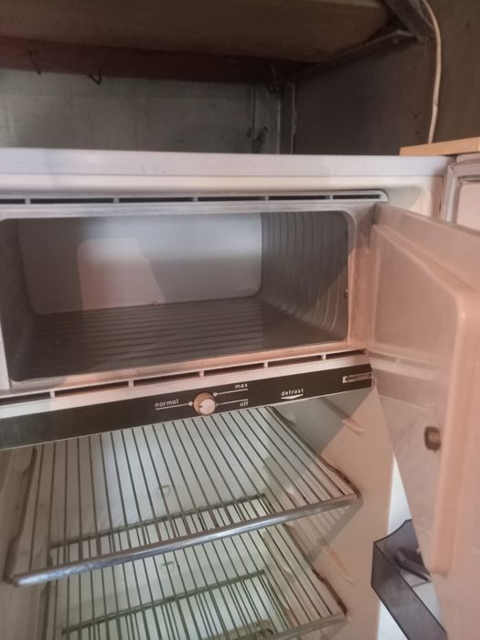 Продам Холодильник Бюриса