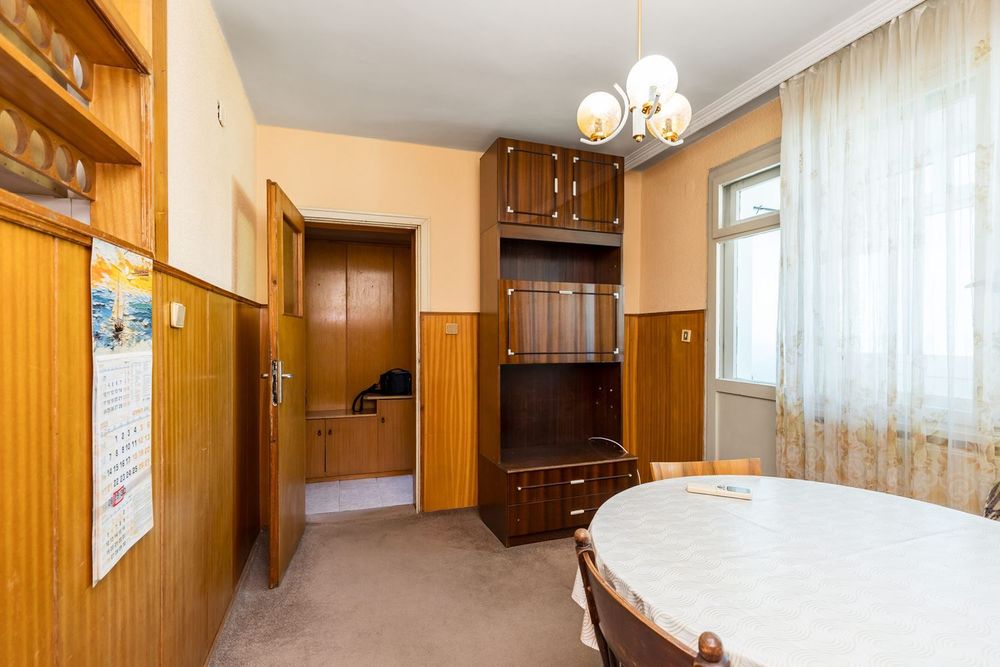 Продава се Тристаен апартамент в Плевен, Сторгозия - 72 кв.м за 1417 €/кв.м - Снимка #1