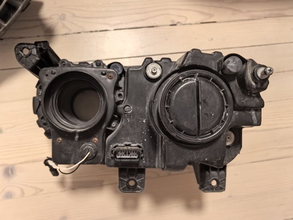 Dodge Challenger фарове 2015+