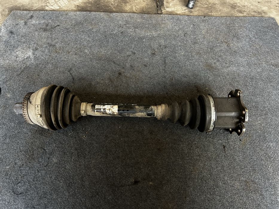 Полуоска ауди а4,б6- audi a4