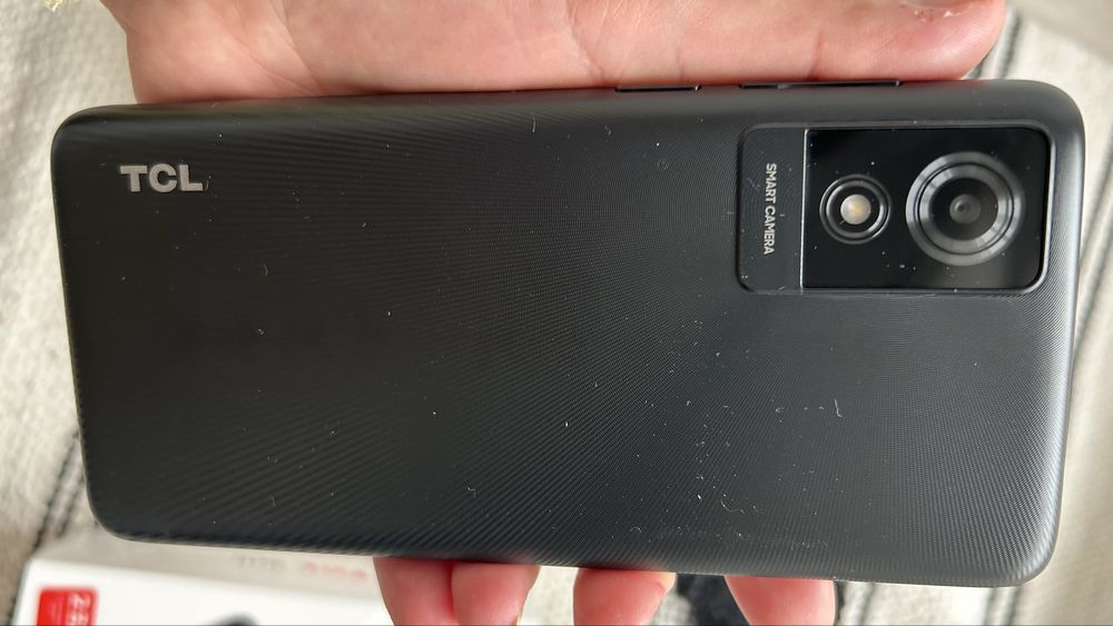 Telefon TCL 501