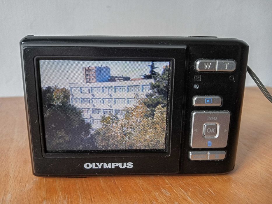 Фотоапарат OLYMPUS T-100
