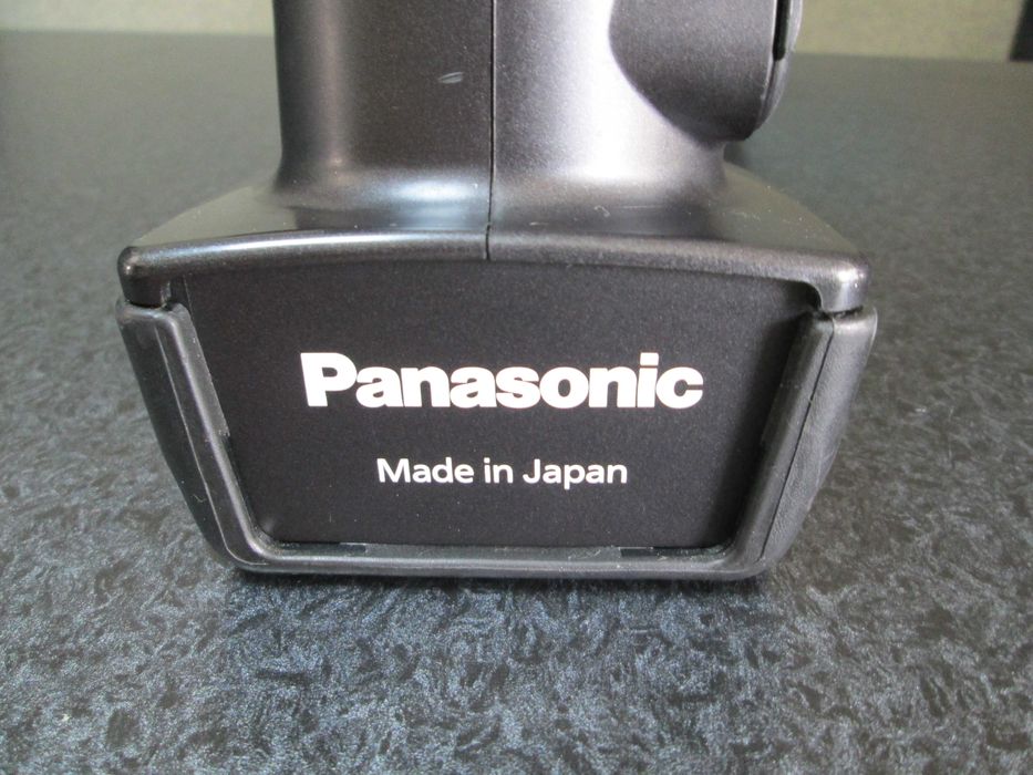 Продавам много запазена видеокамера Panasonic HDC-MDH1 - като нова
