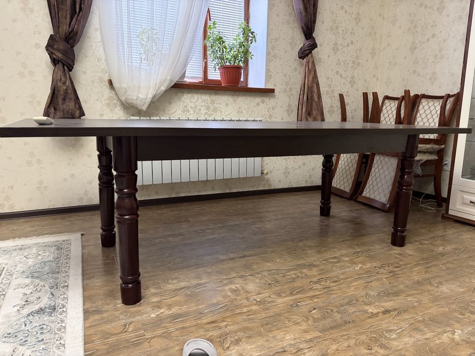 Продается 2 крепких разборных стола.