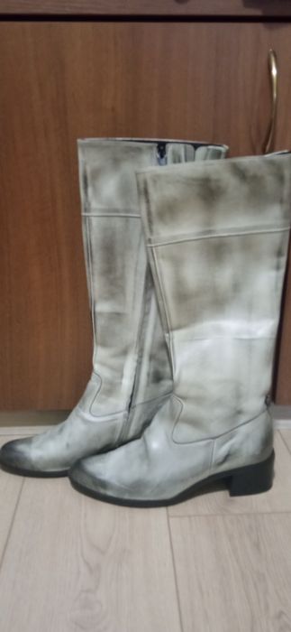 Ботуши в сиво - черен цвят от естествена кожа