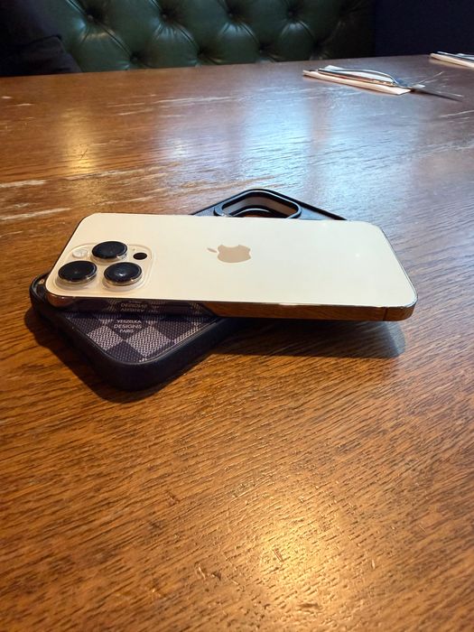 Продавам iPhone 14 Pro Max