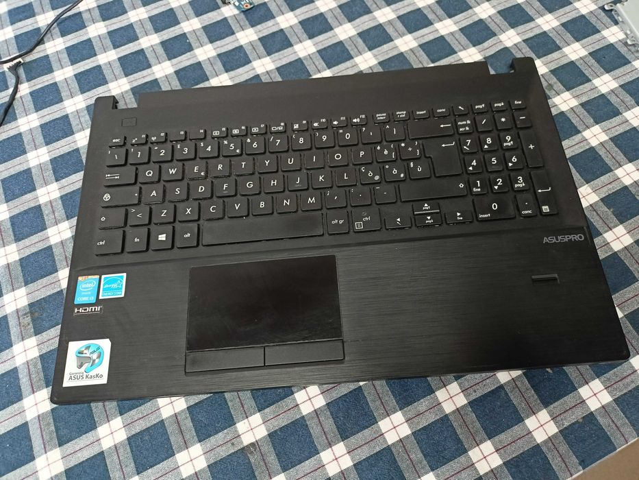 Elemente Asus Pro PU551L