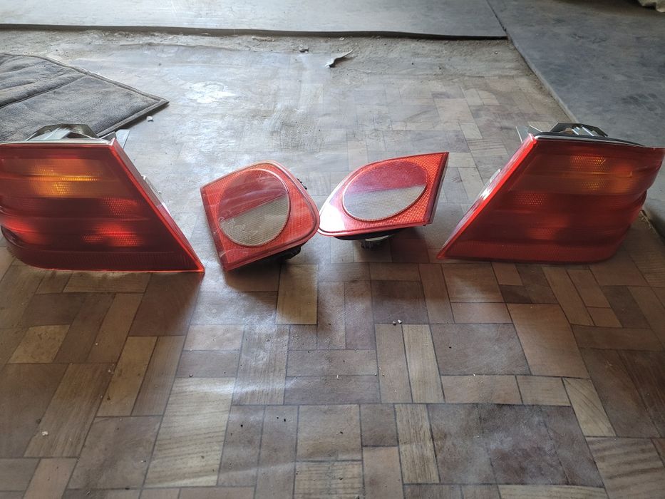 Фонари 210 мерседес  1996года