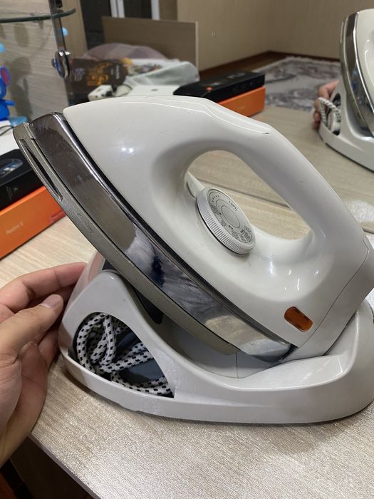 PANASONIC DAZMOL cordless iron