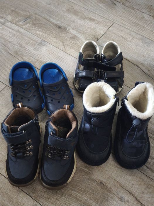 Обувь для малыша ( ботинки, угги, сандалии, кроксы)