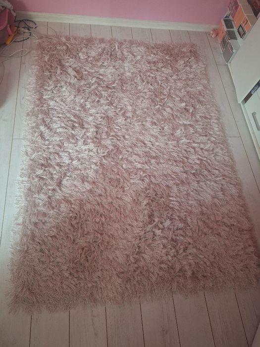 Розов килим Шаги