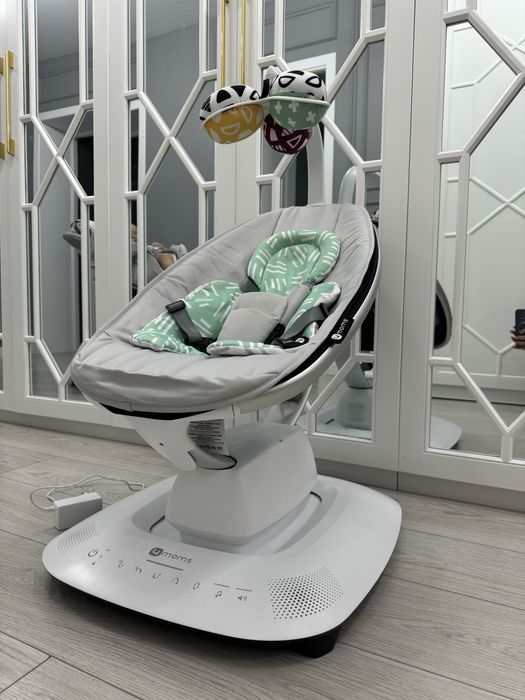 Продам шезлонг электрокачелю 4moms