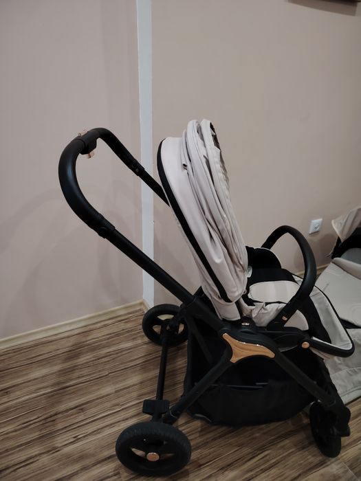 Бебешка количка Chipolino Infinity.