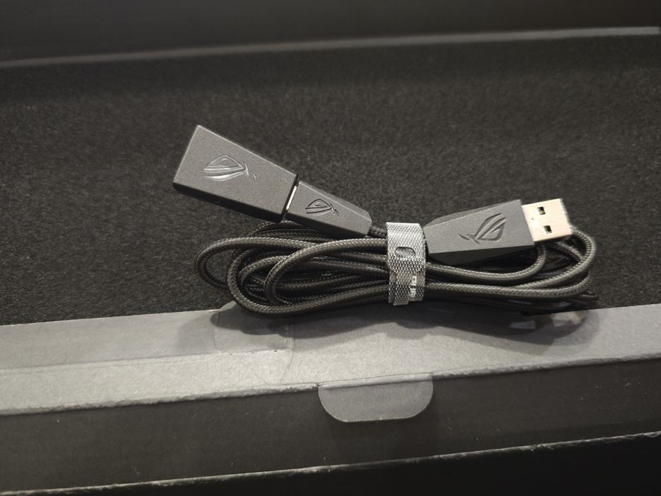 Геймърска клавиатура ASUS ROG Falchion (65%, Wireless, Cherry MX)