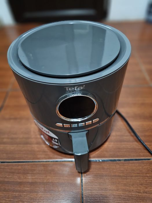 Air Frayer Tefal (fripteuza cu aer cald)