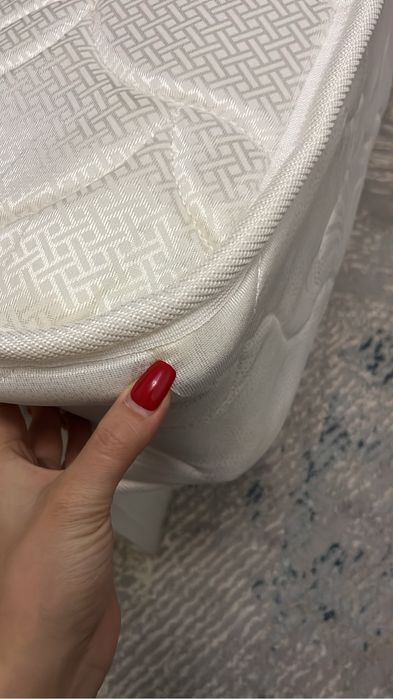 Матрас размер 178х200 новый…