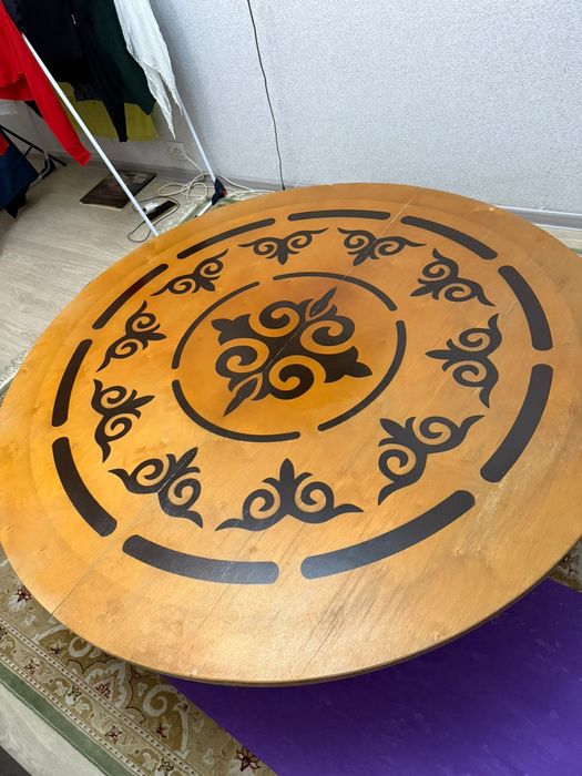 Стол низкий рр 1,5*1,5