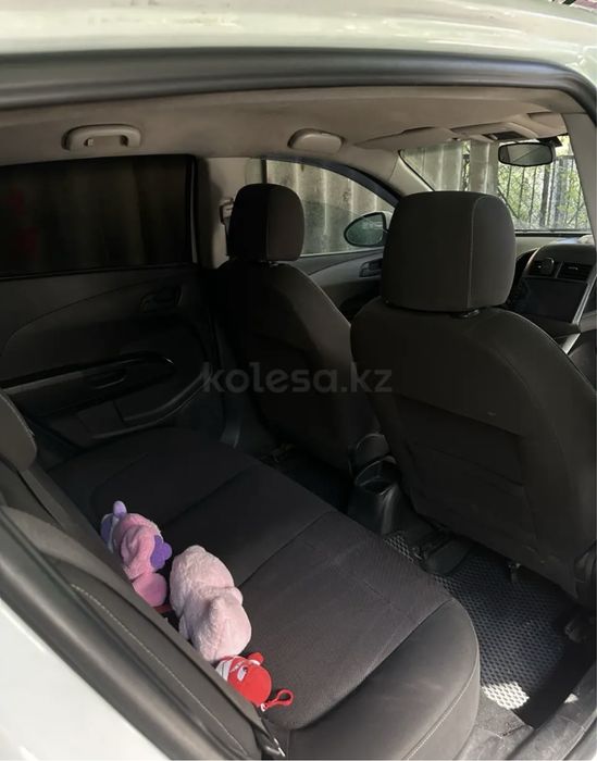 Chevrolet Aveo 2013 год