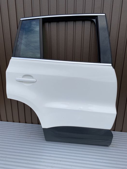Usa dr spate vw Tiguan 5N 2007-2011 cod de culoare LB9A