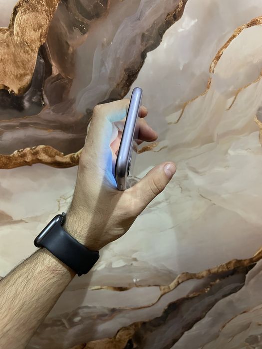 Продам телефон Айфон 11 128Gb