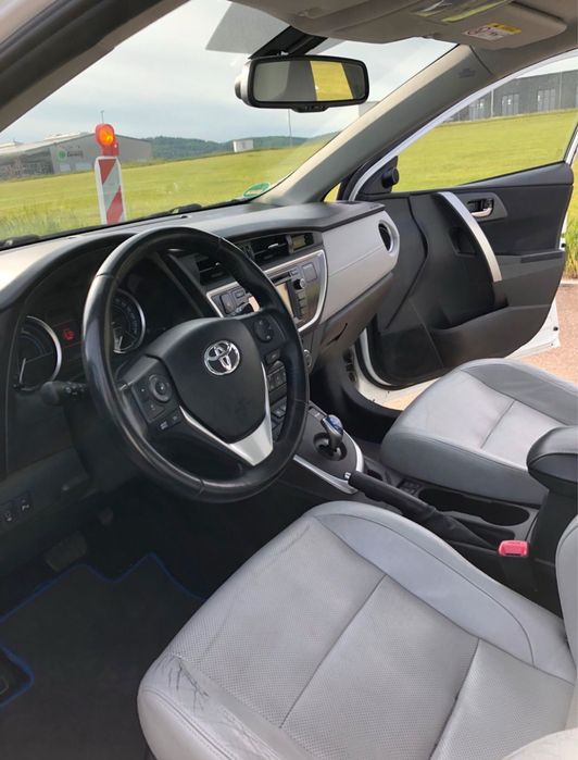 Toyota Auris Hybrid 2013 Sport Touring