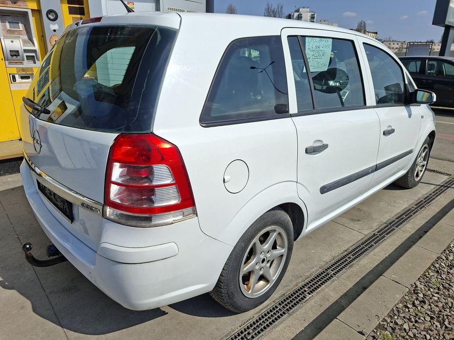 Opel zafira b facelift 2009 * 1.6 benzina *7locuri * jante iarna  vara