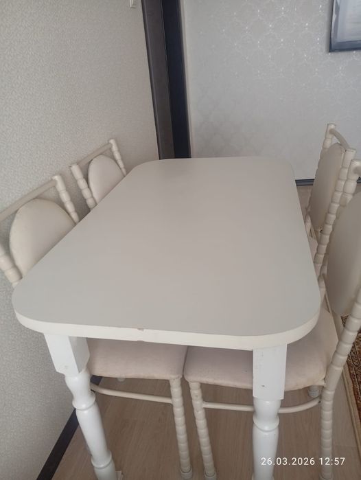 Продам стол кухонный