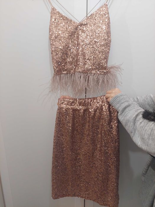 Пола и бюстие златист цвят Зара