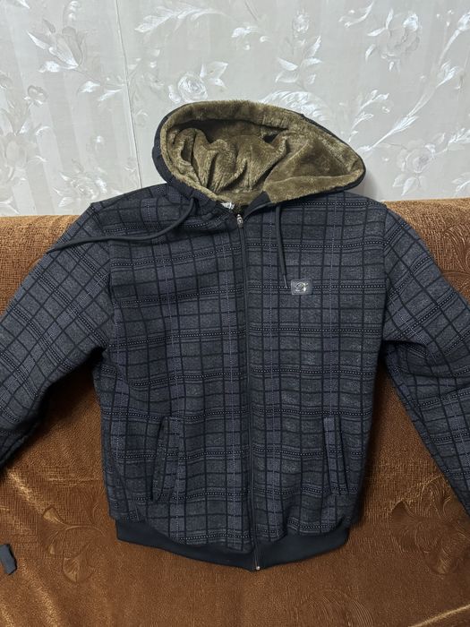 Продаю спортивный костюм и куртку зимнию