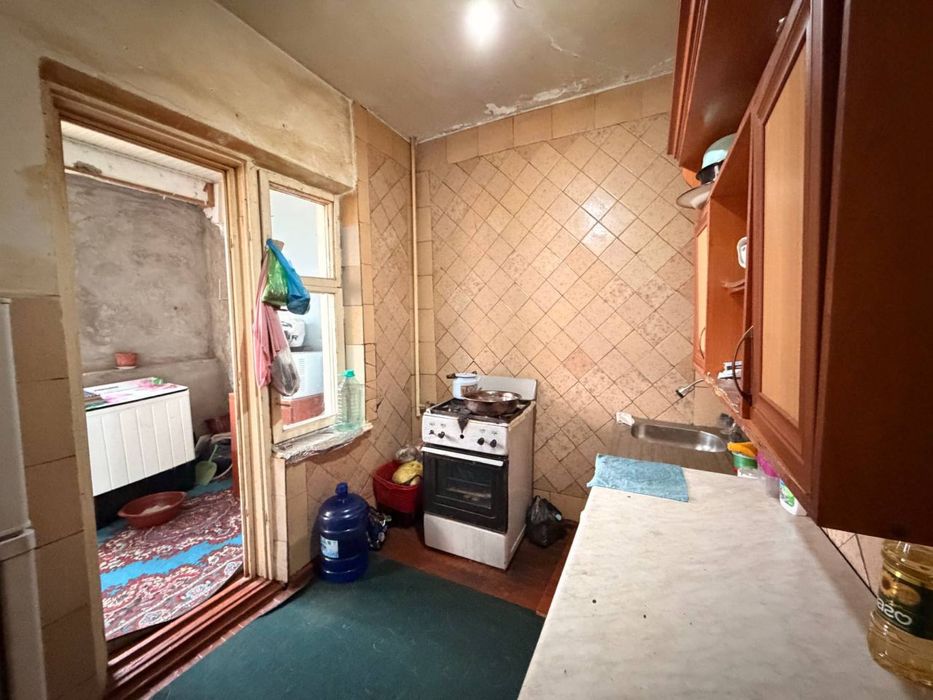 5-mkr 3 xonali 86 m2 1-qavat sotiladi