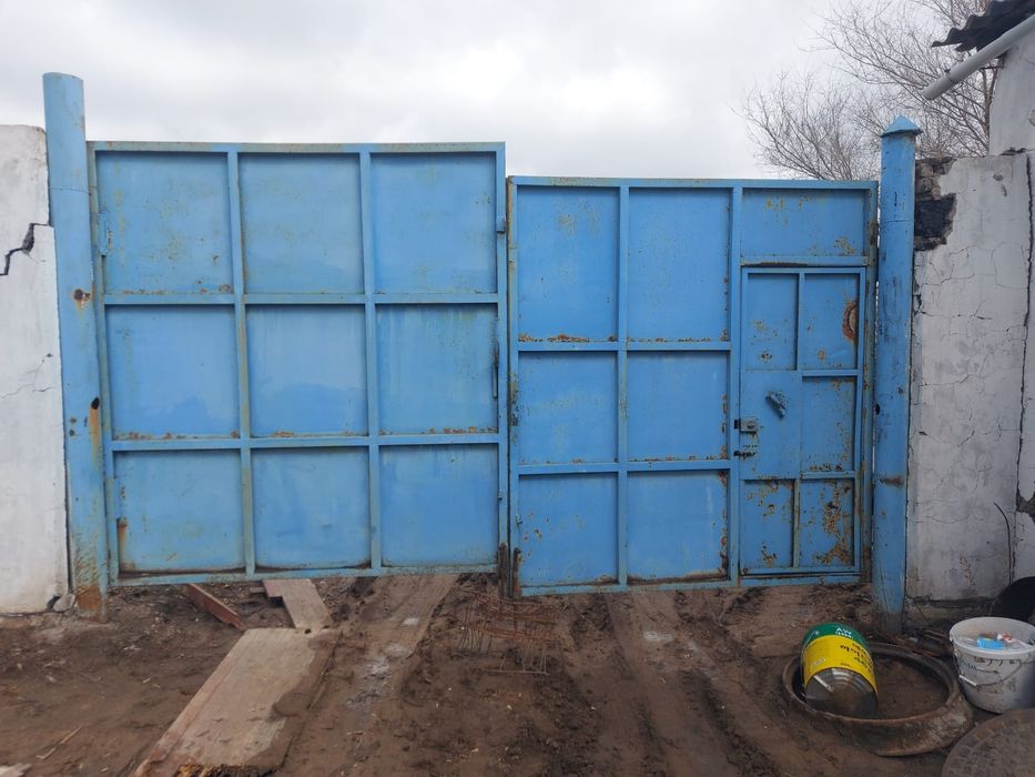 Продам ворота железные распашные