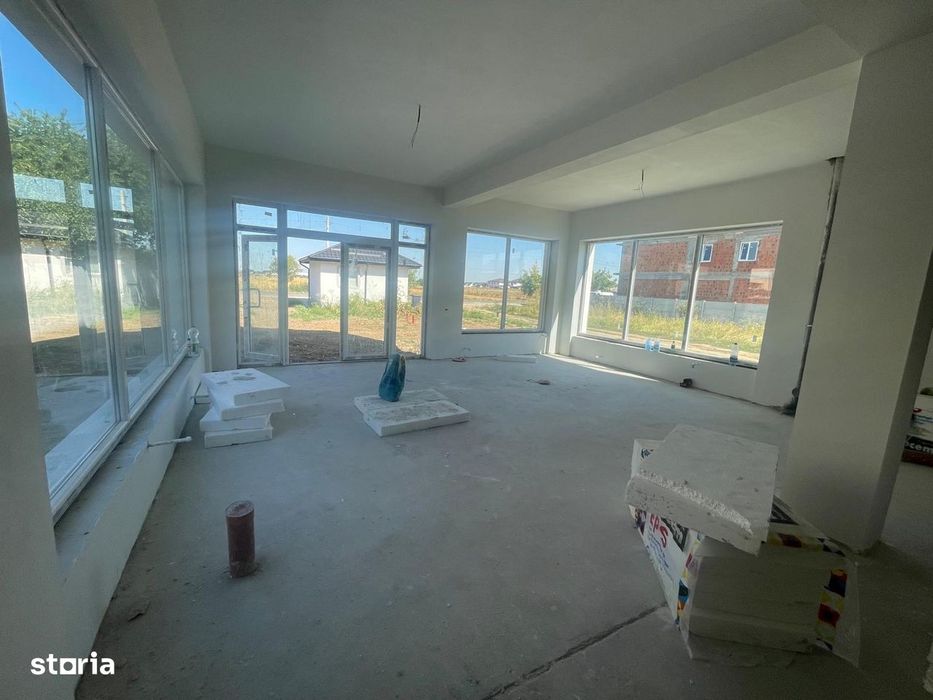 Spațiu comercial 125 mp cu 3 locuri de parcare incluse –finalizat 2024