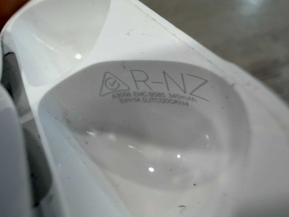 Оригинални Apple AirPods 4 Standard model