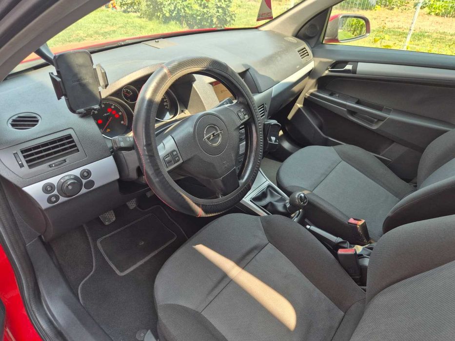Vând Opel Astra H